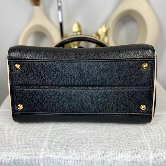 SOLD Louis Vuitton Black Calfskin & Brown Monogram Coated Canvas Double V Bag - Picture 11 of 17